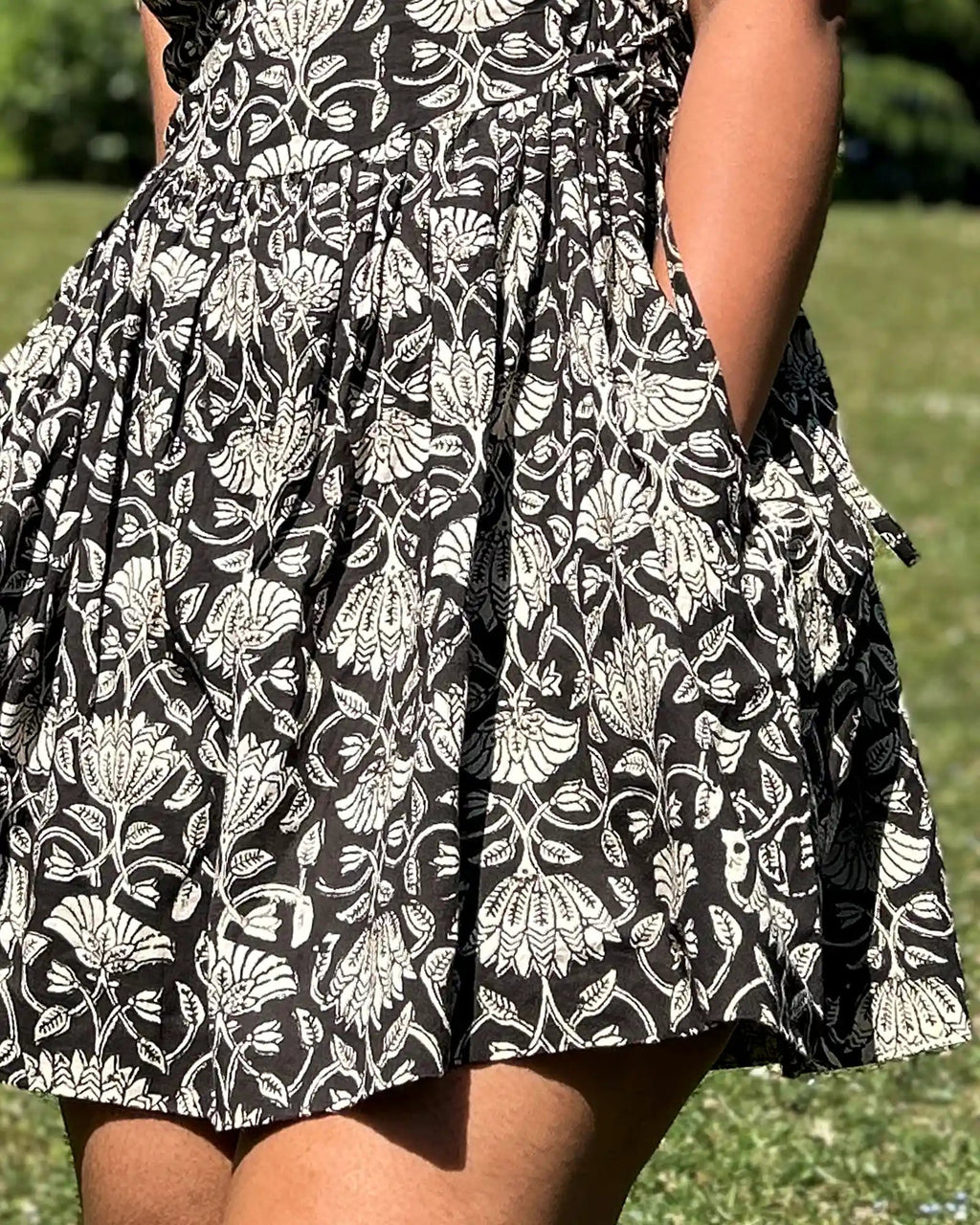 Black Moonflower Dress - Shopsuhi