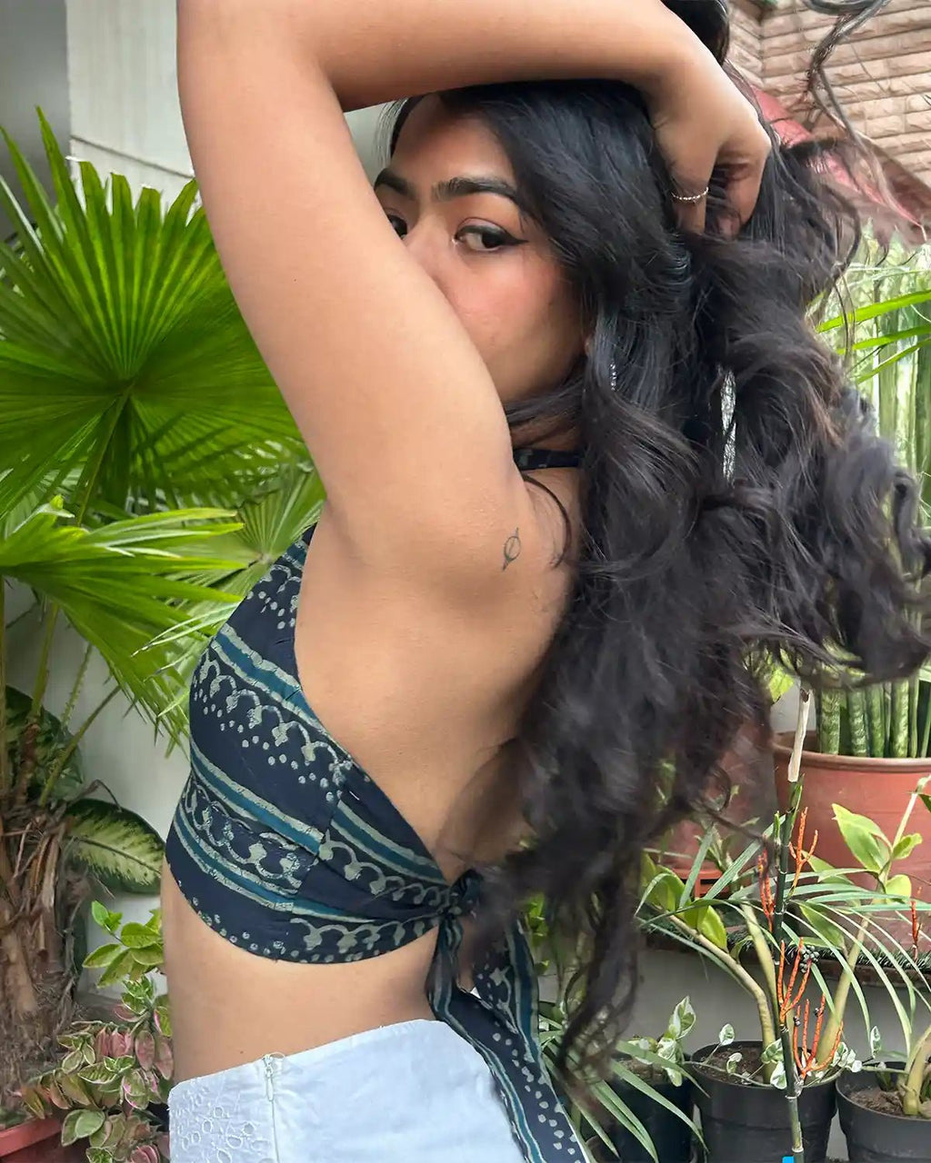 Nuri Halter Neck Top - Shopsuhi